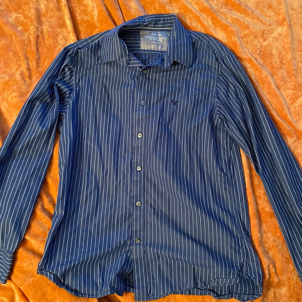 American Eagle Button Up